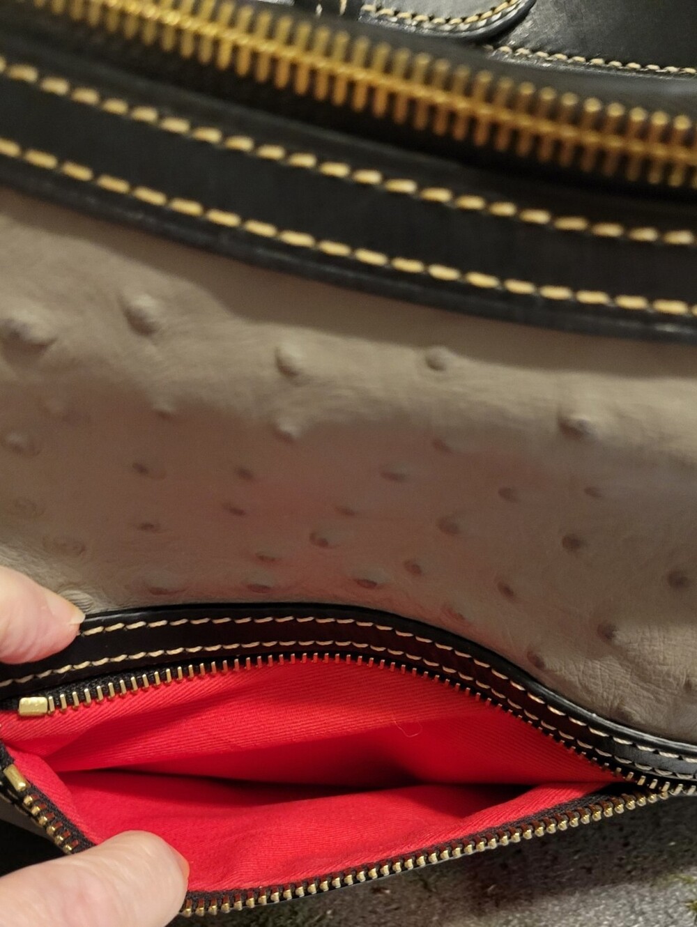 Dooney & Bourke EUC! Grey Ostrich Embossed Leather HOBO with Wallet & Dustbag - Picture 8 of 16